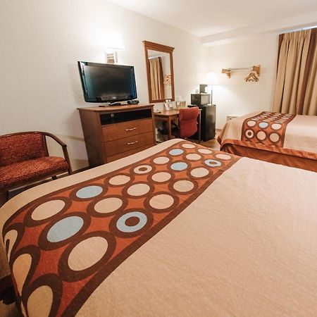 Super 8 By Wyndham Danbury Motel Dış mekan fotoğraf