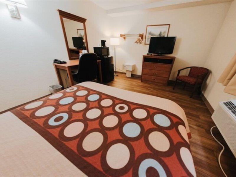 Super 8 By Wyndham Danbury Motel Dış mekan fotoğraf