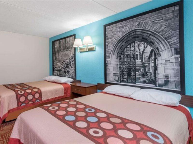 Super 8 By Wyndham Danbury Motel Dış mekan fotoğraf