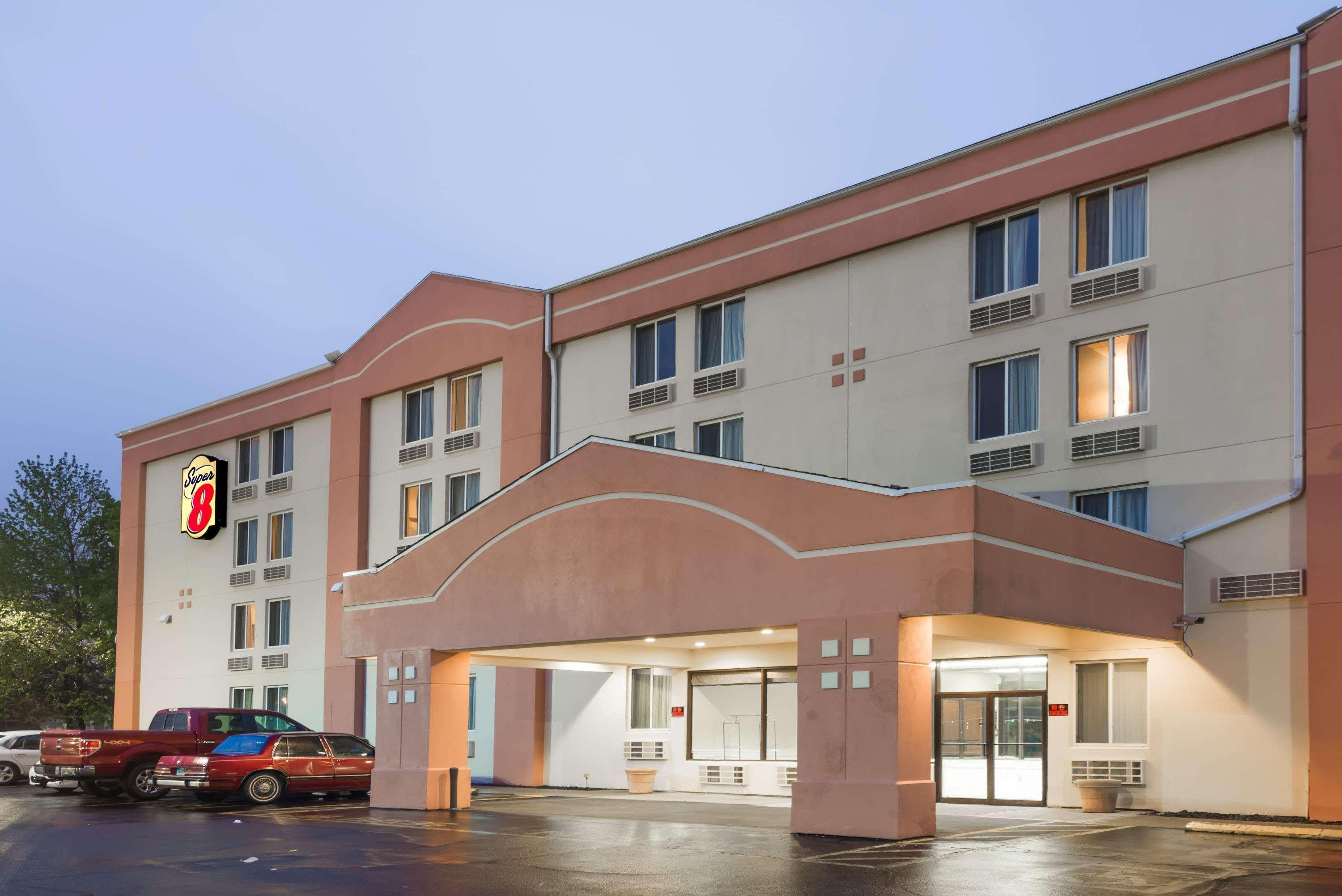 Super 8 By Wyndham Danbury Motel Dış mekan fotoğraf