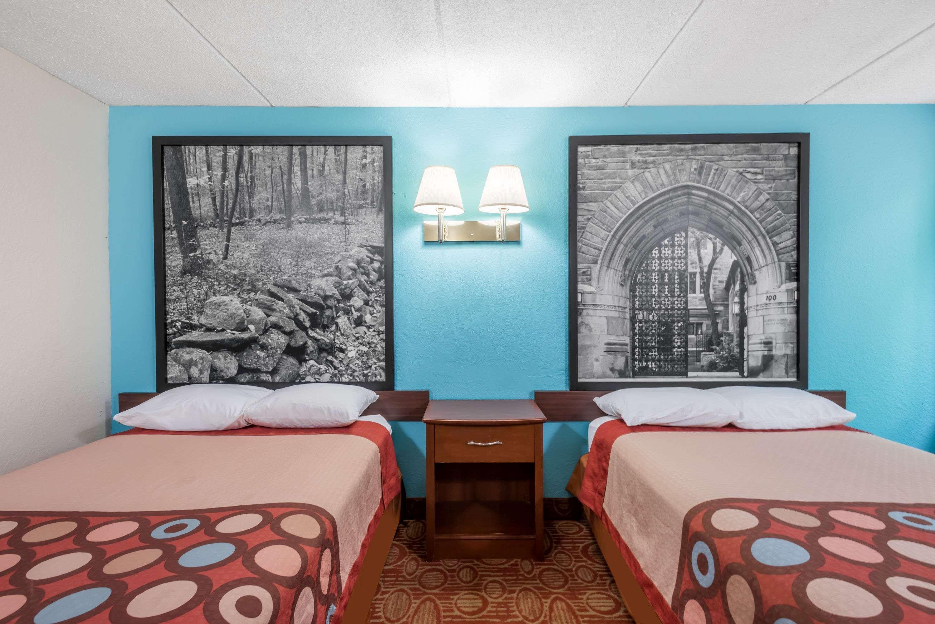 Super 8 By Wyndham Danbury Motel Dış mekan fotoğraf
